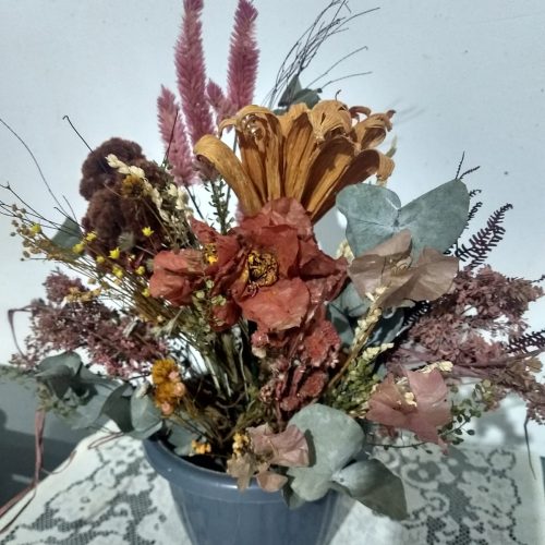 Buquê de arranjo de flores desidratadas